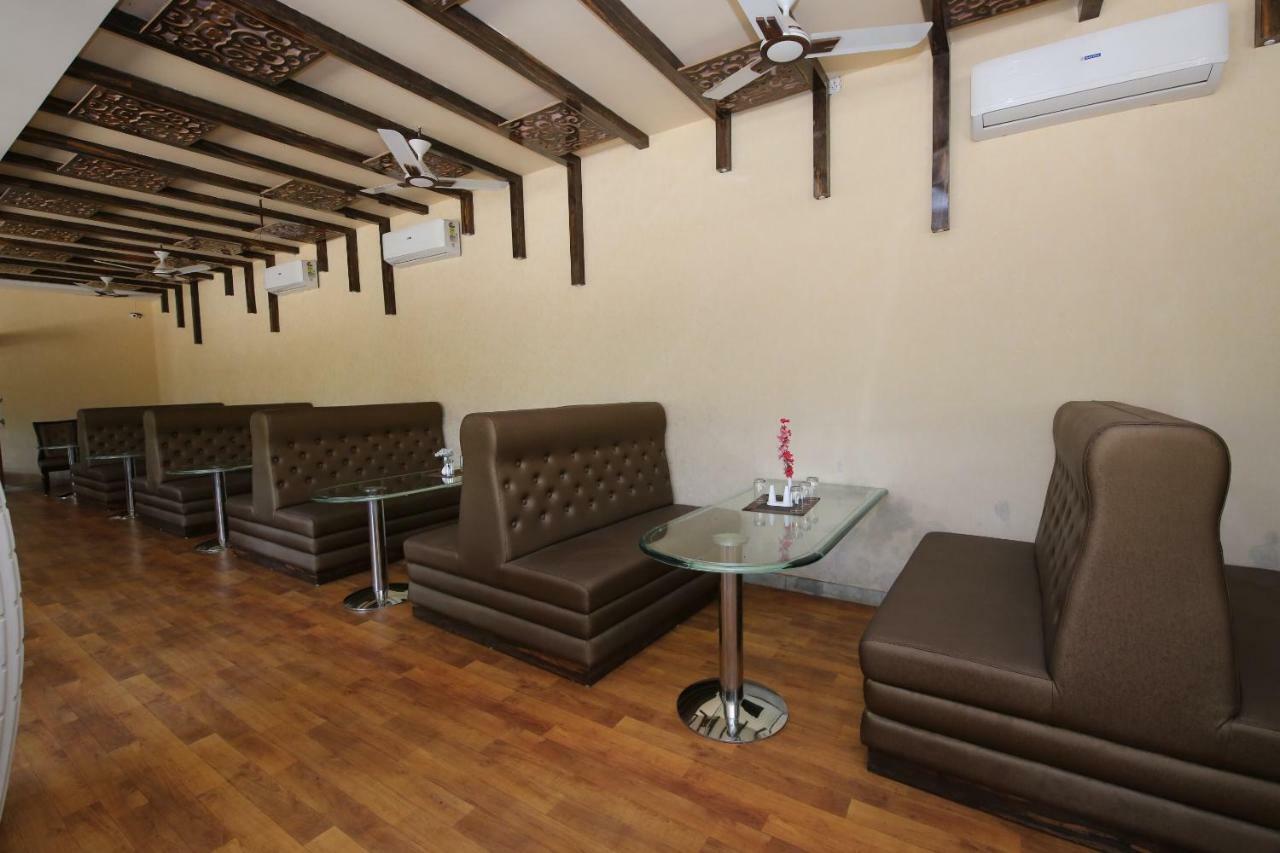Oyo 38414 Rain Basera Resort Jabalpur Bagian luar foto