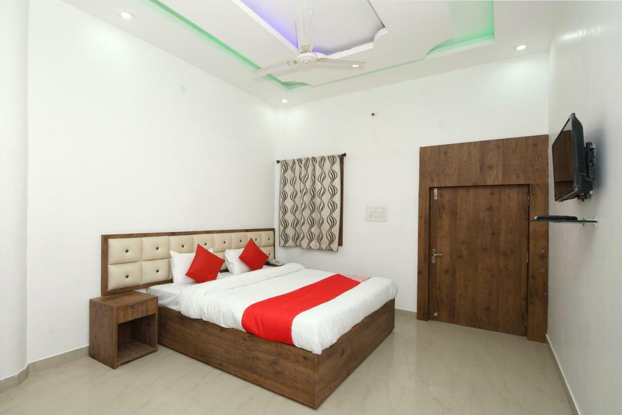 Oyo 38414 Rain Basera Resort Jabalpur Bagian luar foto