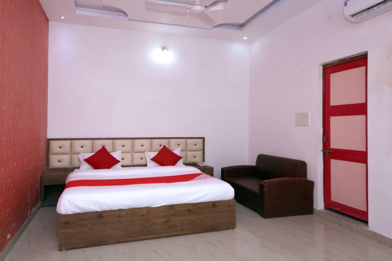Oyo 38414 Rain Basera Resort Jabalpur Bagian luar foto